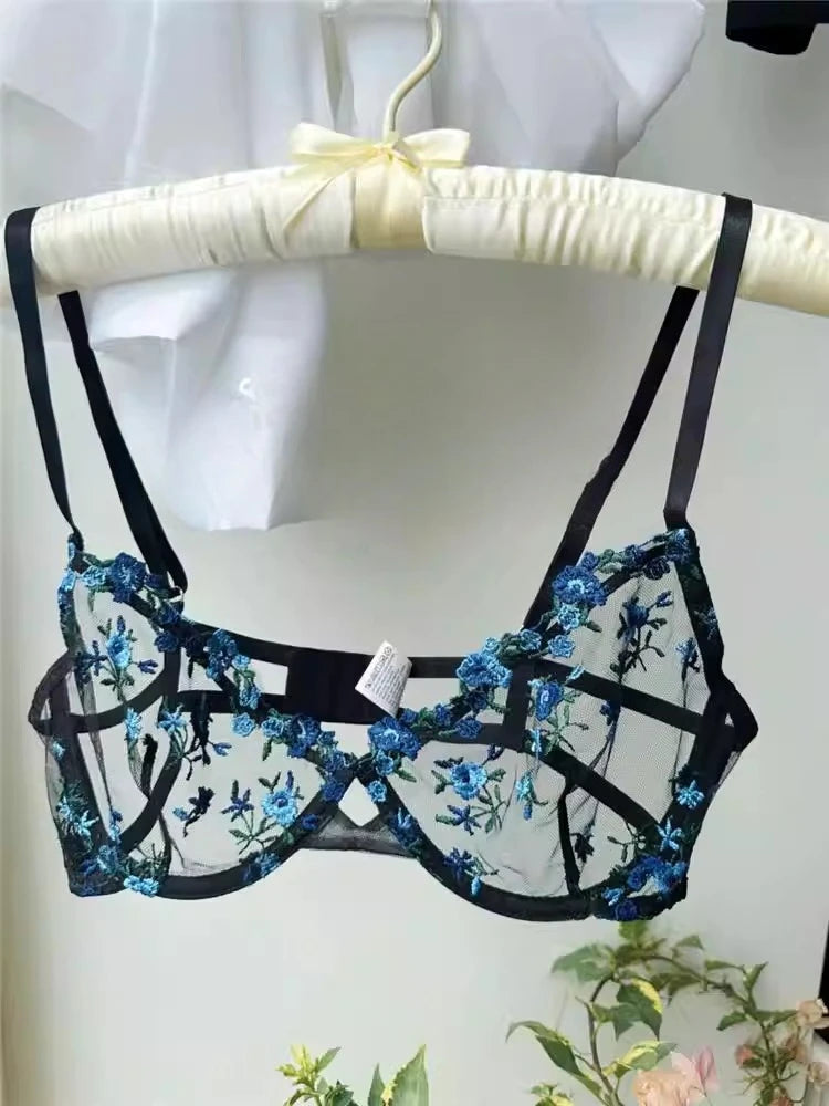 XL / Black and blue bra.