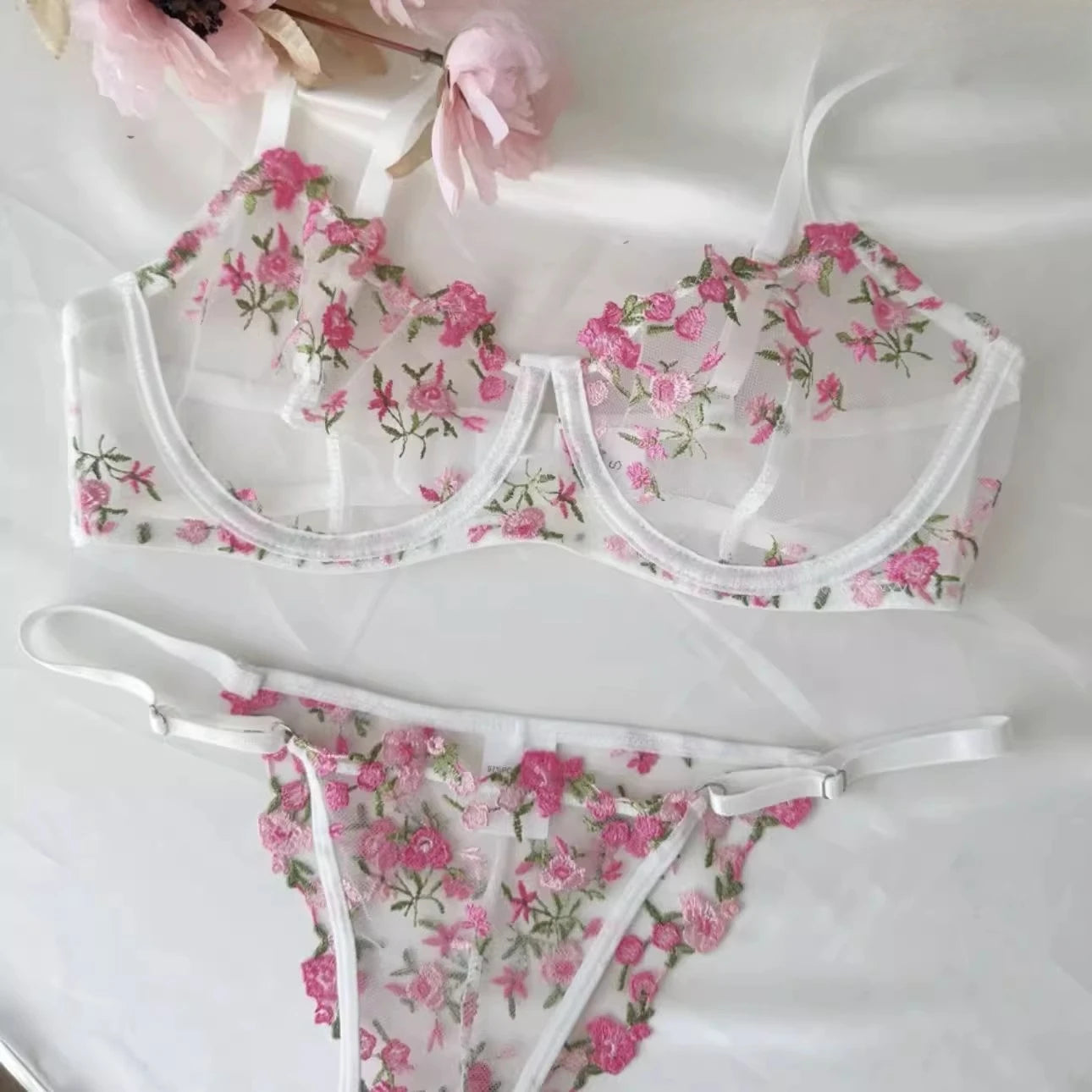 L / White suit
