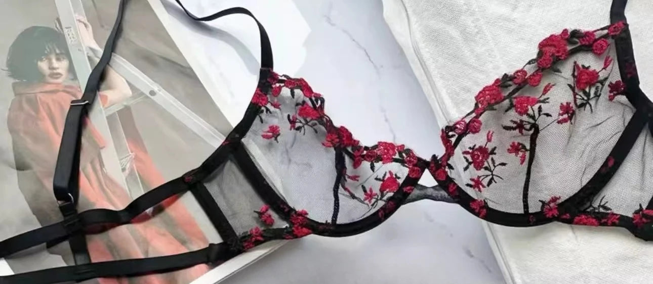 XL / Black and red bra